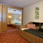 Photo of Family room (MBZO3) - breakfast