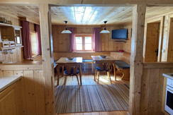 Kanonen hut, Tauplitzalm, cozy dining area