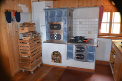 wunderbarer Holzherd in der Küche