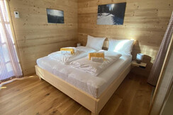 18414B82-6A43-4FAA-8F94-749FB4AA12A2_1_105_c