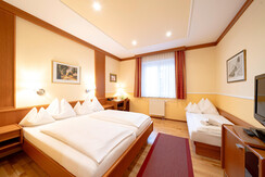 Dreibettzimmer im Hotel Schachenwald