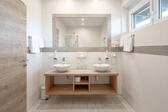 Doppelwaschbecken in der Junior Suite