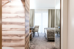 Doppelzimmer Deluxe + Blick vom Eingang