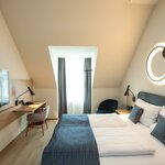Photo of double room with shower or bath tub, WC