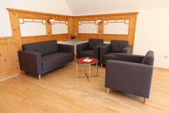 Wohnzimmer mit Ausziehcouch