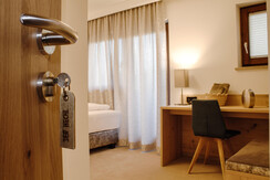 Hotel DER HECHL, Tauplitz, entrance area