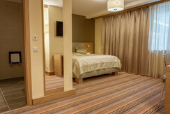 Studio mit Nische für Doppelbett