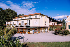 Hausansicht Hotel Bad Blumauer Hof