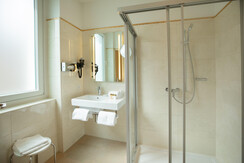 Doppelzimmer, Badezimmer