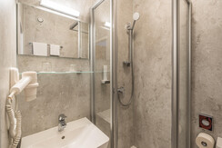 Badezimmer im Doppelzimmer