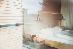 Classic mit Blick von Loggia ins Zimmer