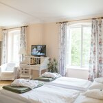 Photo of Double room, shower, toilet, balcony | © Theresa Bentz