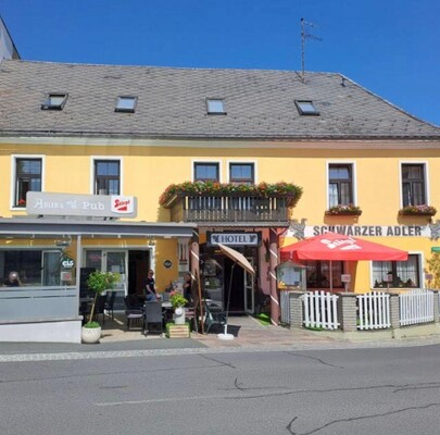 Hotelgebäude Schwarzer Adler | © Hotel Schwarzer Adler