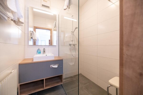Badezimmer im Hotel Schwarzer Adler | © Hotel Schwarzer Adler