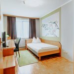 Photo of Single room, shower, toilet, conveniences | © RR Gastro & Hotel GmbH