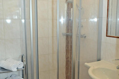 Hotel Pension Schwarzenhof - Familienzimmer Bad