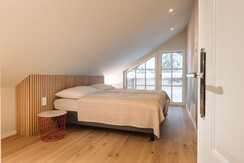 In der Hollau, Altaussee, Schlafzimmer Rosenrot