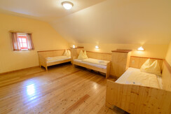 betten-galeriezimmer-jufa-hotel-donnersbachwald-al