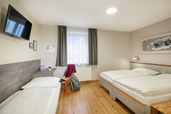 bett-ff3-jufa-hotel-eisenerz-scaled