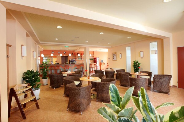 hotelbar-cafe-jufa-hotel-lungau-1440x960 | © JUFA Hotel Lungau