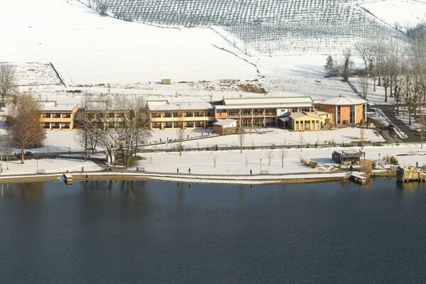 hotelansicht-jufa-hotel-stubenbergsee-seeblick-win | © JUFA Hotels Österreich GmbH