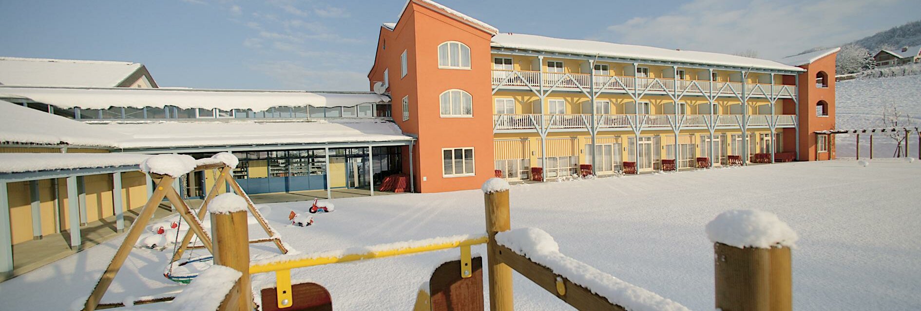 hotelansicht-jufa-hotel-gnas-sport-resort-spielpla
