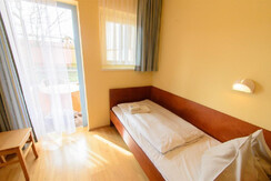 bett_einzelzimmer_jufa_hotel_gnas_sport_resort
