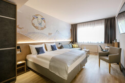 doppelzimmer-ueberblick-jufa-hotel-weiz-scaled