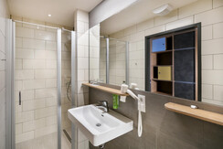 bad-doppelzimmer-jufa-hotel-weiz