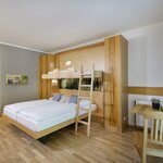 Photo of Rauszeit, Triple room, shower, toilet | © JUFA Hotel Weitental/Bruck a.d.Mur