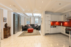 Eat-In kitchen Apartment Nickel