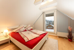 Bedroom on the upper floor - Nickel