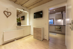 Bedroom with TV - Silber