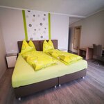 Photo of Double room, bath, toilet, balcony | © Familie Puster