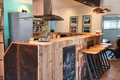 Küche mit Barfront