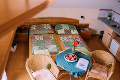 Familienzimmer mit Verbindungstreppe