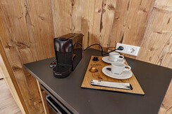 Room Pictures_Room_H_TR_4