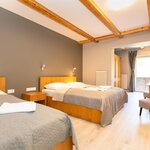 Bild von Dreibettzimmer mit Dusche, WC