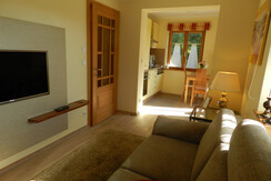 Wohnzimmer mit Fernseher