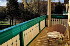 Balkon mit Blick in den Garten