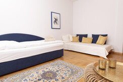 Ein bis Dreibett Schlafzimmer