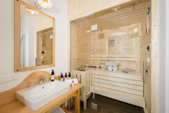 Kontrabass_Badezimmer