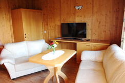 Wohnlandschaft mit Fernseher