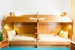 4-Bettzimmer mit Stockbetten