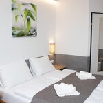 Photo of Triple room, shower, toilet, good as new | © Oekotel-Fabienne Zandl