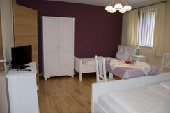 Iriszimmer mit 3 Betten