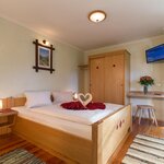 Photo of double room with shower, WC