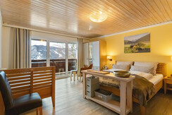 Family room, fourbett Zimmer