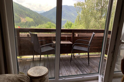 Familie Zimmer, Balkon mit 4 Sessel