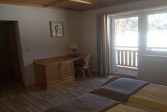 Pension Hofmann, Grundlsee, Zimmer mit Balkon